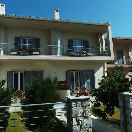 4 Epohes Villa Vathí