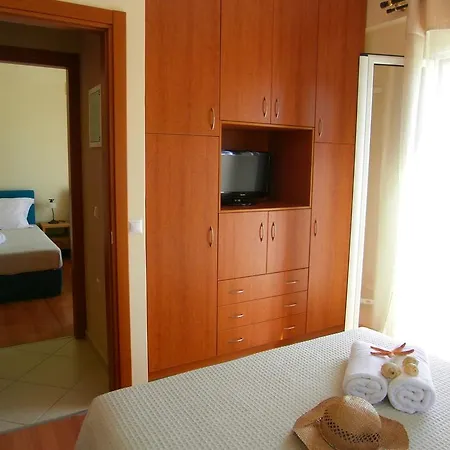 Villa 4 Epohes Vathí