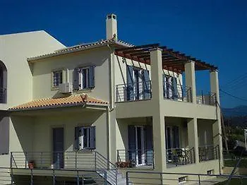 Villa 4 Epohes Vathi
